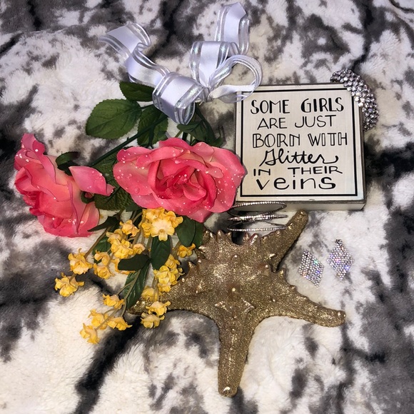 🌺🌴Welcome to Jennifer’s Jewels!🌴🌺 - Picture 2 of 2